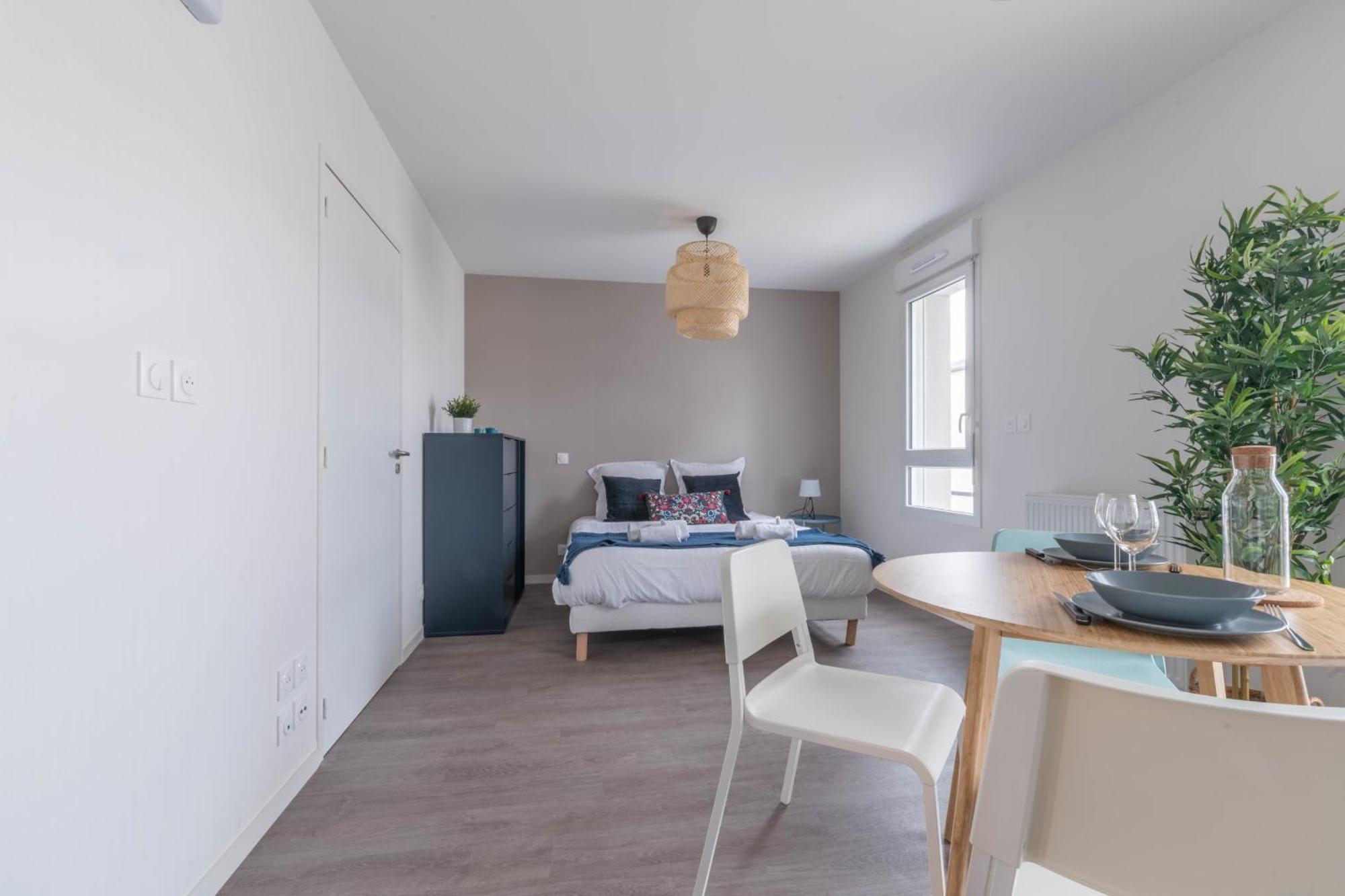 Camille - Studio Wifi Et Gare Le Mans Exterior photo